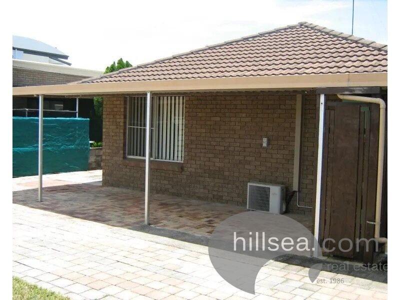 6 Rouen Avenue, Paradise Point QLD 4216