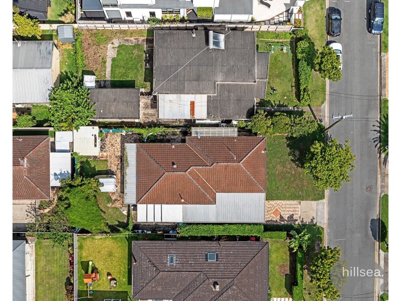 8 Rouen Avenue, Paradise Point QLD 4216
