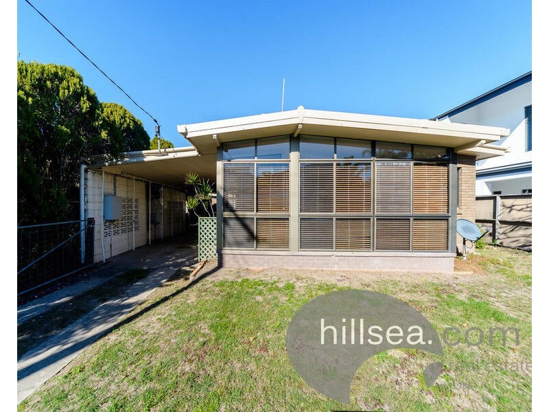 8 Rouen Avenue, Paradise Point QLD 4216