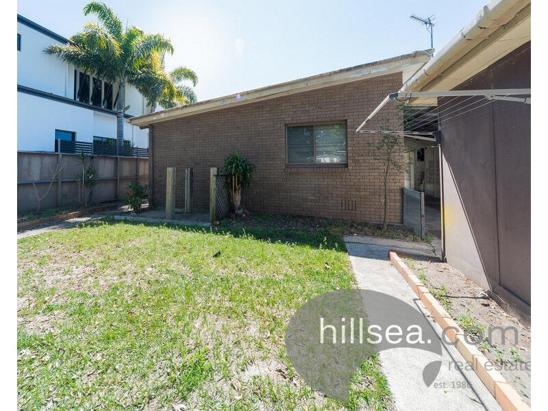 8 Rouen Avenue, Paradise Point QLD 4216