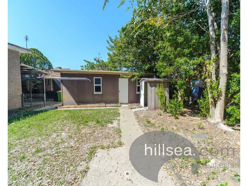 8 Rouen Avenue, Paradise Point QLD 4216
