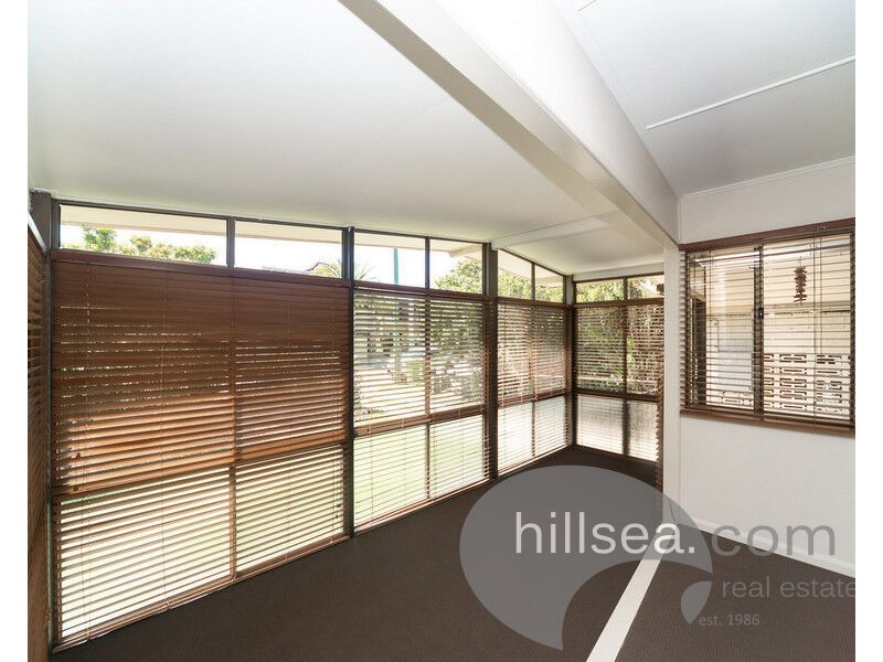 8 Rouen Avenue, Paradise Point QLD 4216