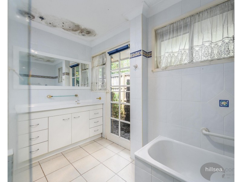 20 Mallard Avenue, Paradise Point QLD 4216