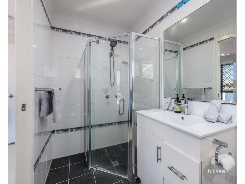 40 Oxley Drive, Paradise Point QLD 4216