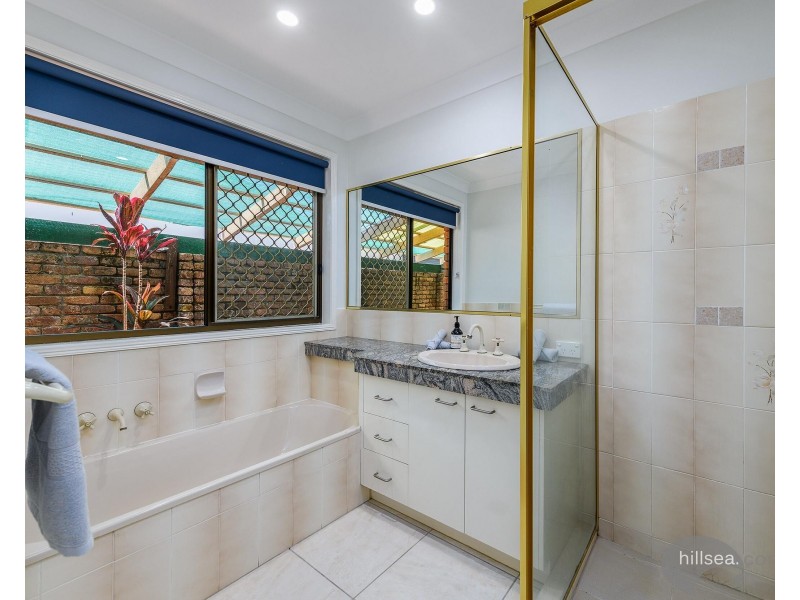40 Oxley Drive, Paradise Point QLD 4216