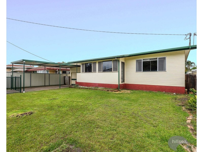 300 Bayview Street, Hollywell QLD 4216
