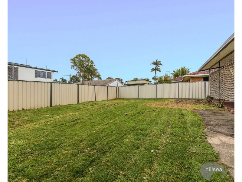 300 Bayview Street, Hollywell QLD 4216
