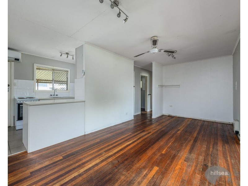 300 Bayview Street, Hollywell QLD 4216