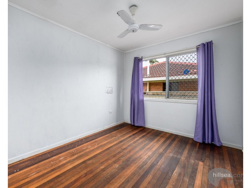 300 Bayview Street, Hollywell QLD 4216