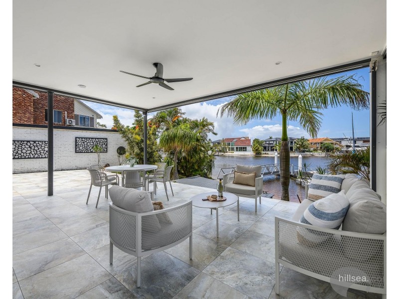 6 Arrowsmith Court, Paradise Point QLD 4216
