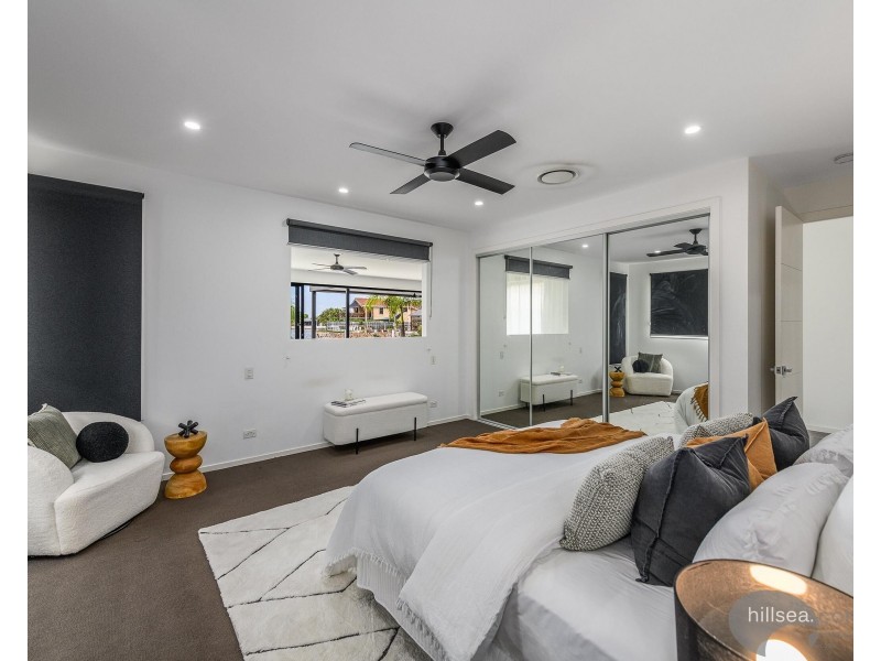 6 Arrowsmith Court, Paradise Point QLD 4216
