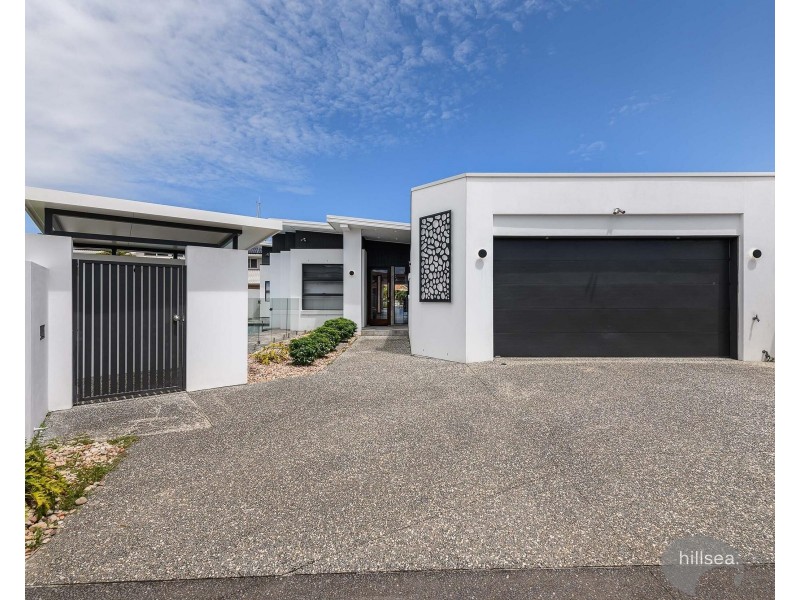6 Arrowsmith Court, Paradise Point QLD 4216