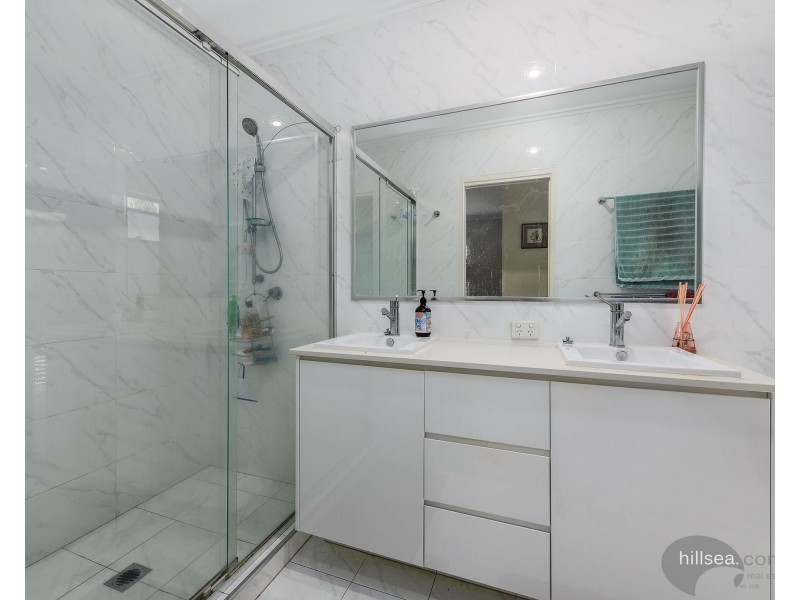 4/39 Gordon Street, Labrador QLD 4215