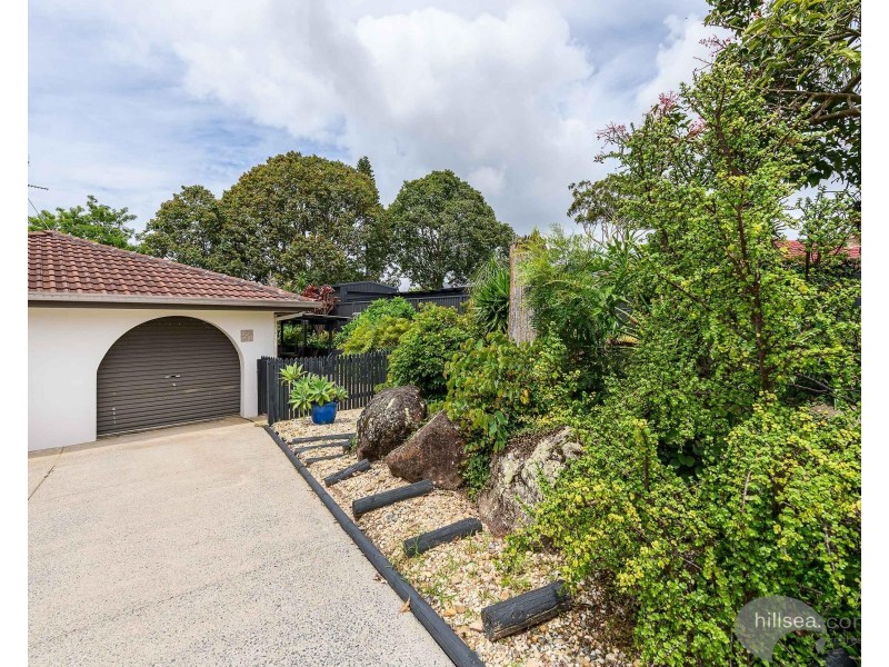 1/11 Robin Joy Close, Labrador QLD 4215