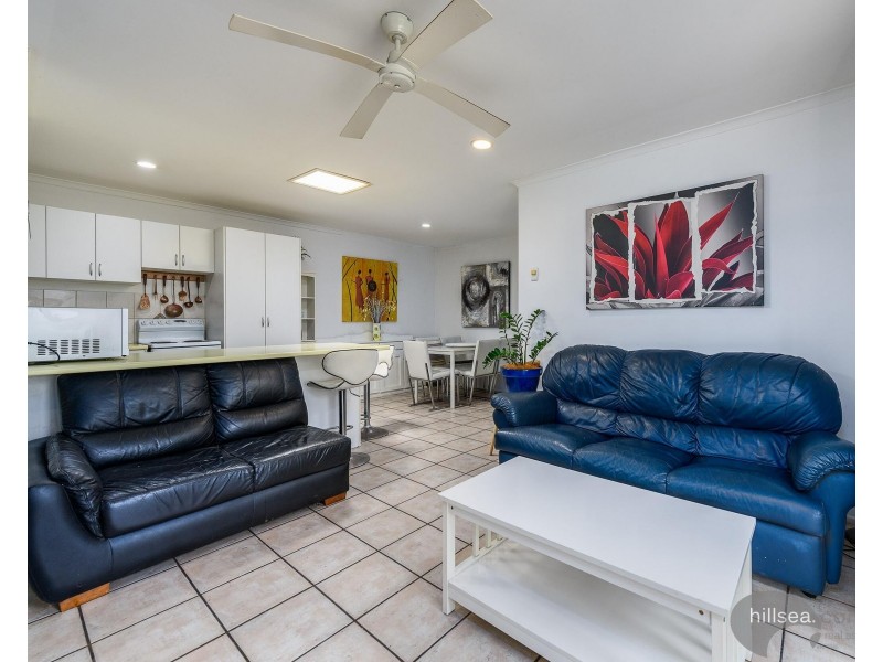1/11 Robin Joy Close, Labrador QLD 4215