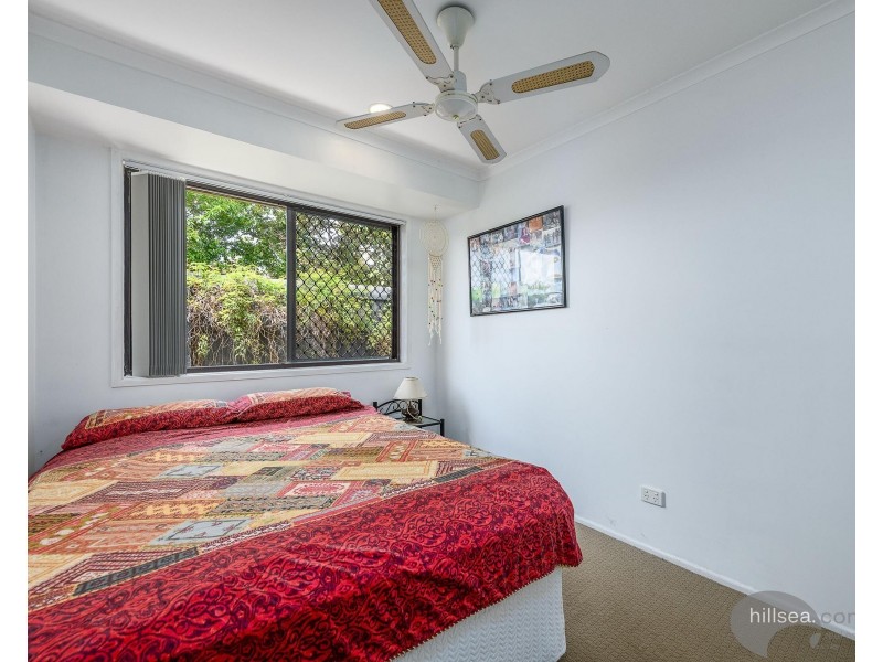1/11 Robin Joy Close, Labrador QLD 4215