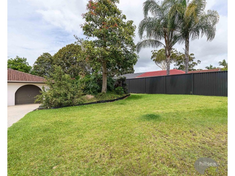 1/11 Robin Joy Close, Labrador QLD 4215