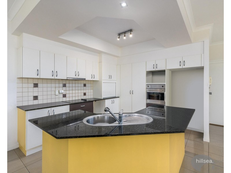 2/445 Pine Ridge Road, Runaway Bay QLD 4216