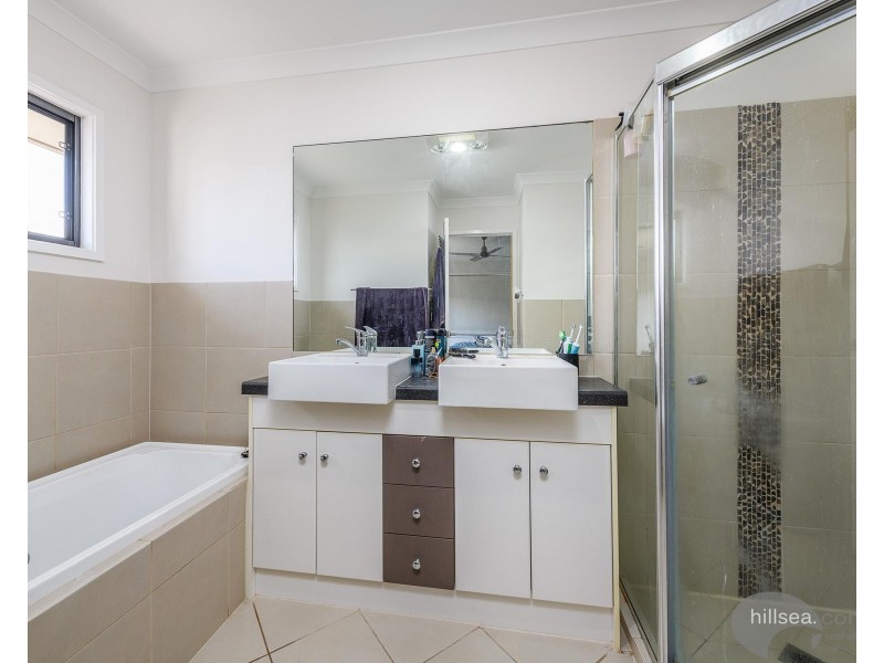 2/445 Pine Ridge Road, Runaway Bay QLD 4216