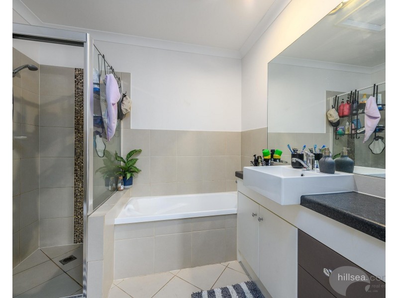 2/445 Pine Ridge Road, Runaway Bay QLD 4216