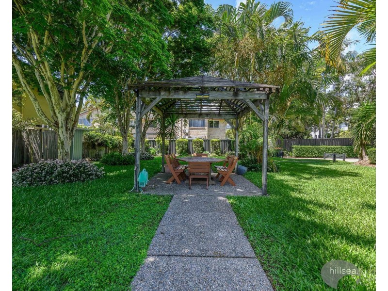 2/445 Pine Ridge Road, Runaway Bay QLD 4216