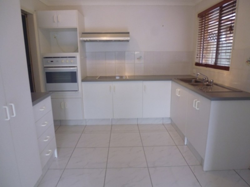 2/13 Kenny Drive, Labrador QLD 4215