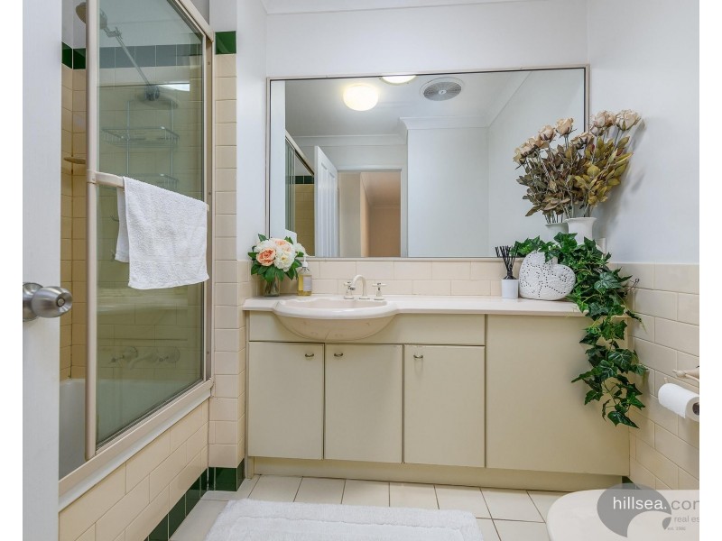 2/56 Daintree Drive, Parkwood QLD 4214