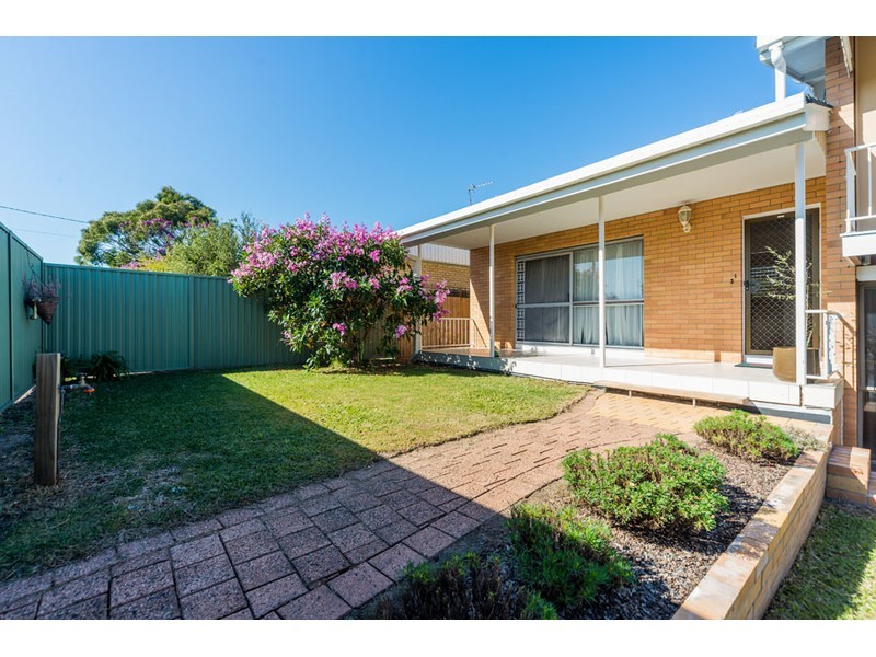 12 Ashton Street, Labrador QLD 4215