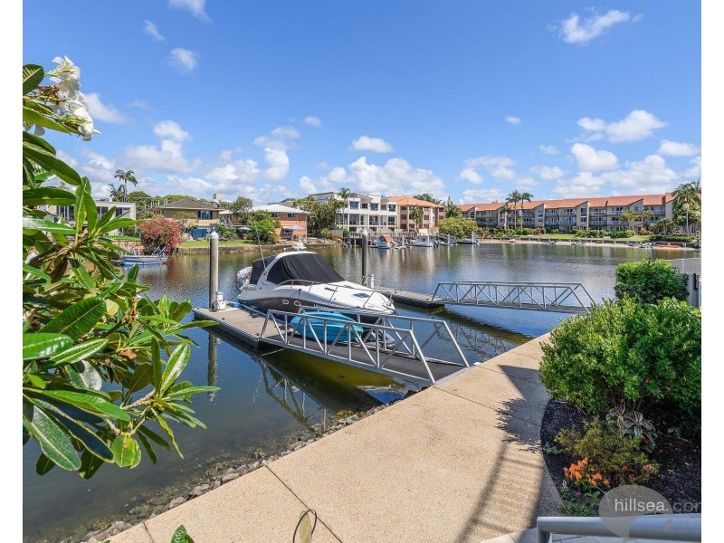 2/18 Canal Avenue, Runaway Bay QLD 4216
