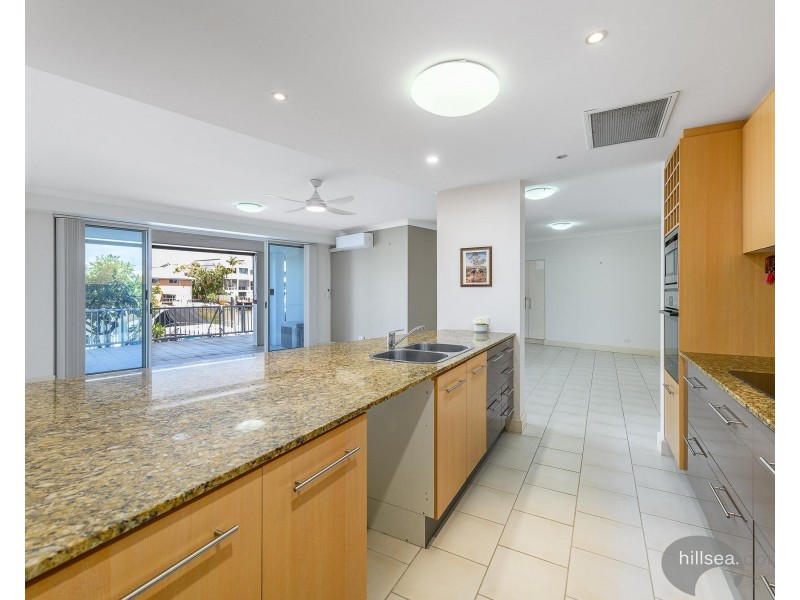 2/18 Canal Avenue, Runaway Bay QLD 4216