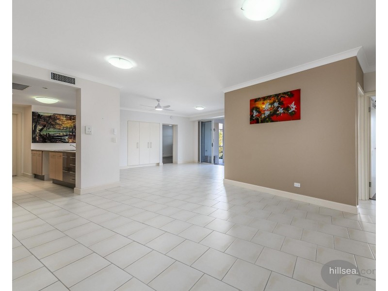 2/18 Canal Avenue, Runaway Bay QLD 4216