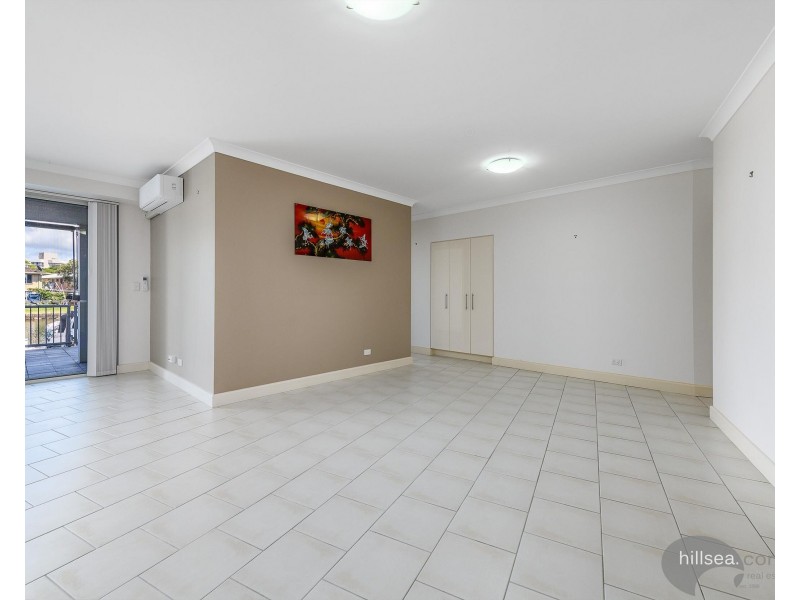 2/18 Canal Avenue, Runaway Bay QLD 4216