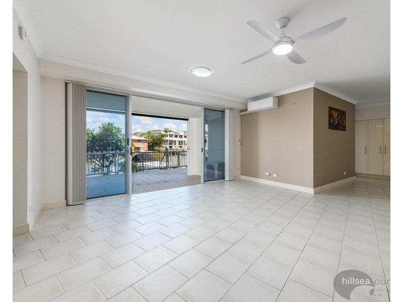 2/18 Canal Avenue, Runaway Bay QLD 4216