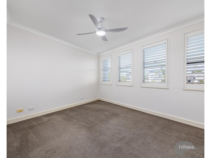 2/18 Canal Avenue, Runaway Bay QLD 4216