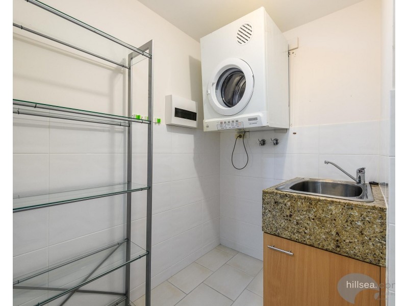2/18 Canal Avenue, Runaway Bay QLD 4216