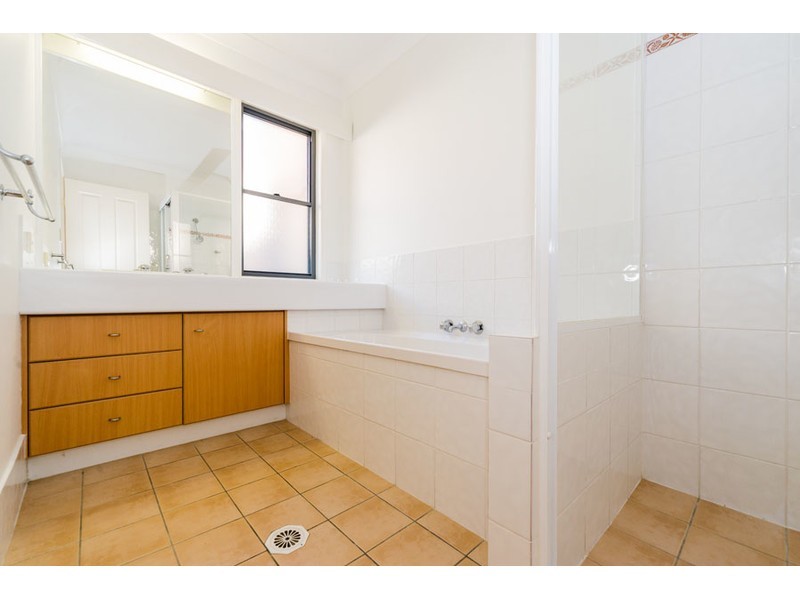 24 Zac Avenue, Coombabah QLD 4216