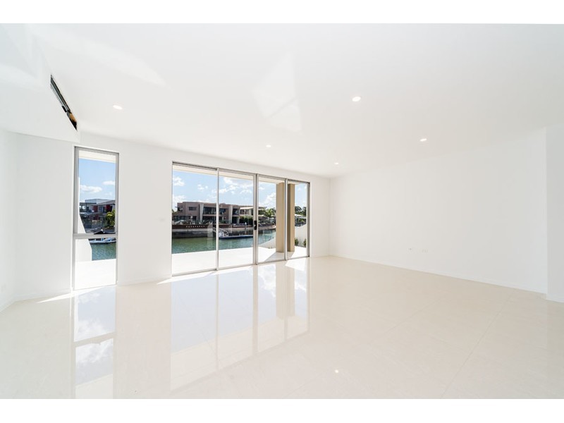 2/44 East Quay Drive, Biggera Waters QLD 4216