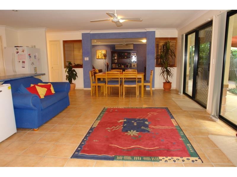 25 Adaminaby Drive, Helensvale QLD 4212