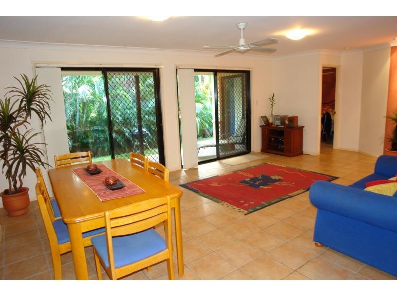 25 Adaminaby Drive, Helensvale QLD 4212