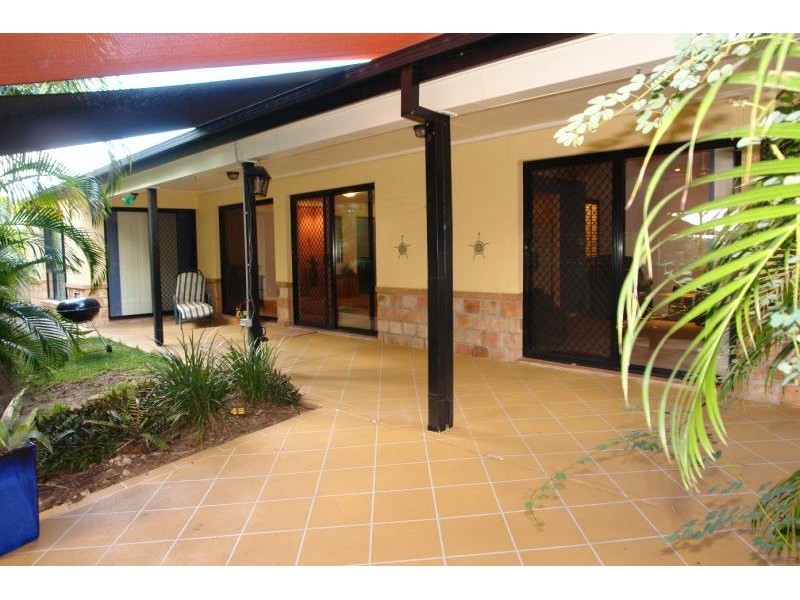 25 Adaminaby Drive, Helensvale QLD 4212