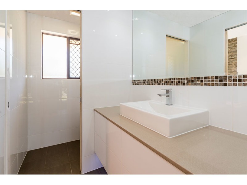 15 Hansford Road, Coombabah QLD 4216