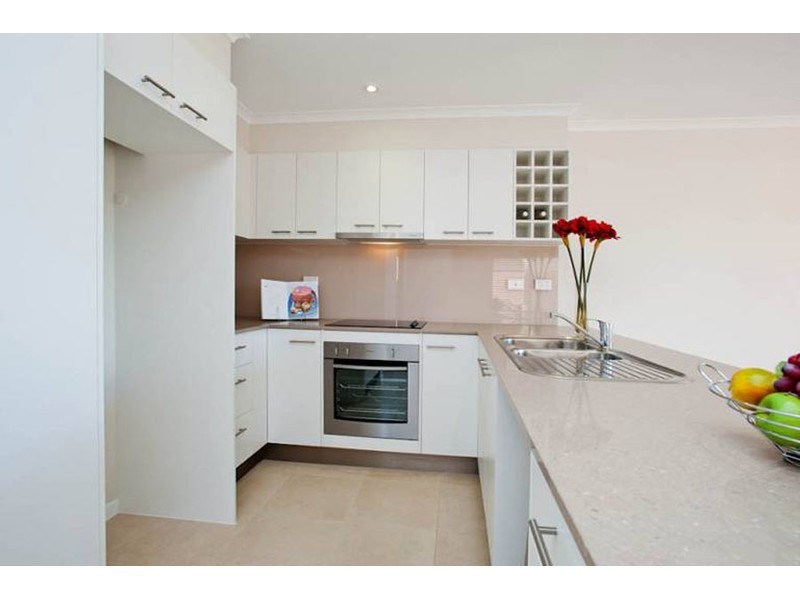 12/16 Madang Crescent, Runaway Bay QLD 4216