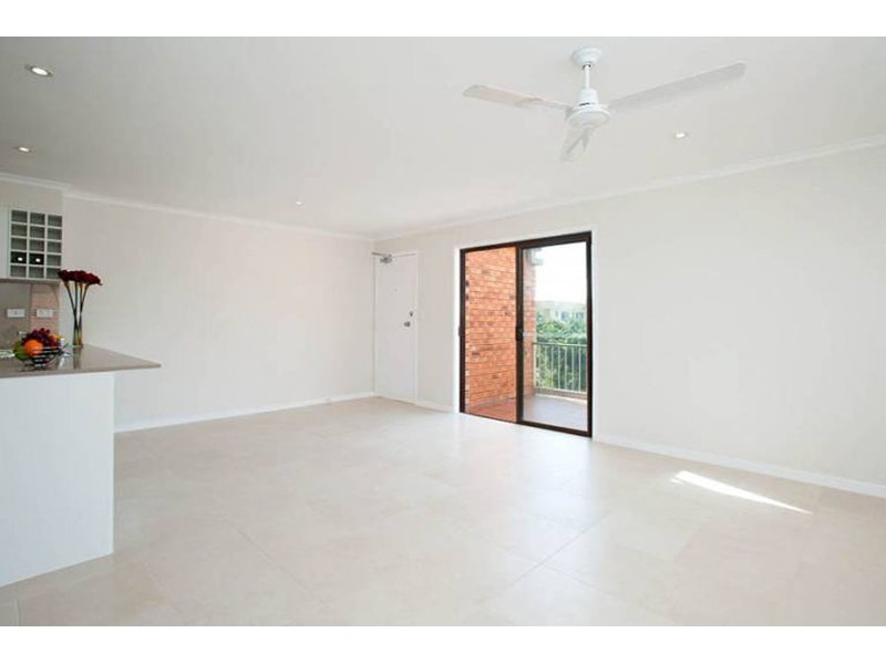 12/16 Madang Crescent, Runaway Bay QLD 4216