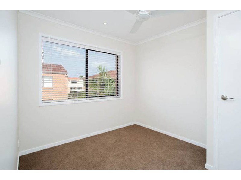 12/16 Madang Crescent, Runaway Bay QLD 4216