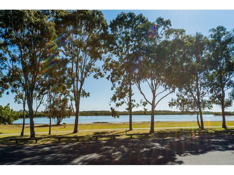 33 The Esplanade, Coombabah QLD 4216