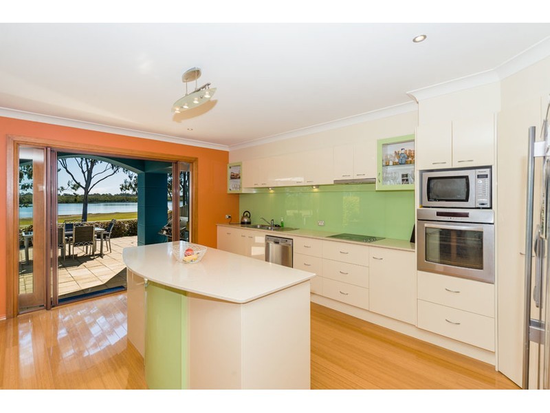 33 The Esplanade, Coombabah QLD 4216