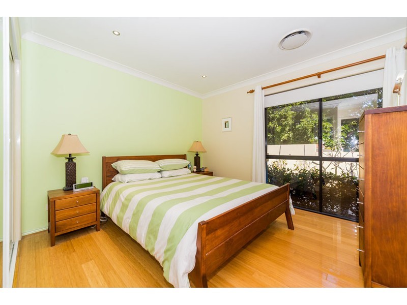 33 The Esplanade, Coombabah QLD 4216