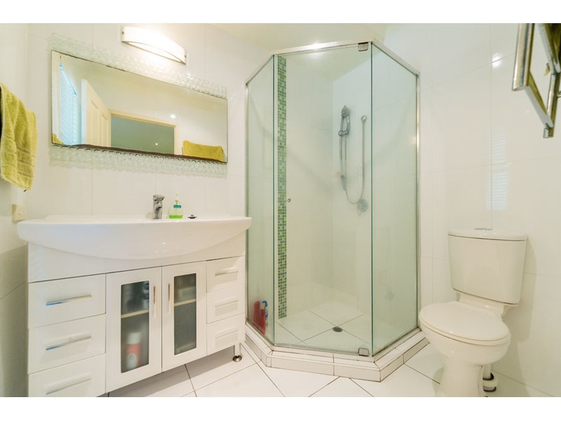 33 The Esplanade, Coombabah QLD 4216
