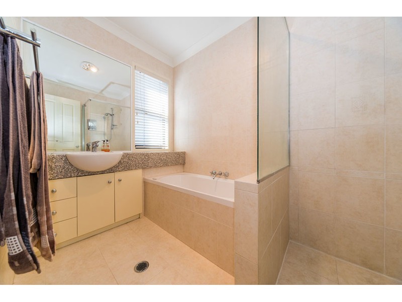 33 The Esplanade, Coombabah QLD 4216