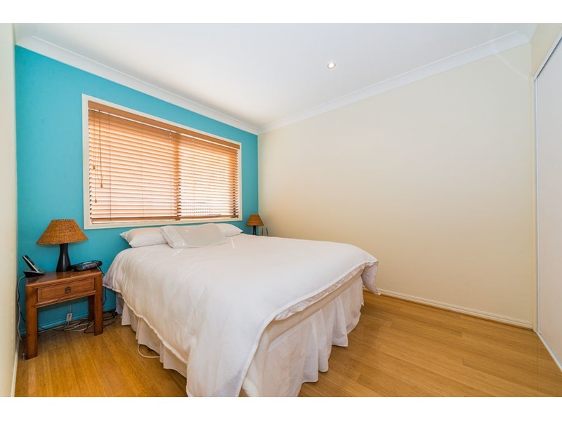 33 The Esplanade, Coombabah QLD 4216